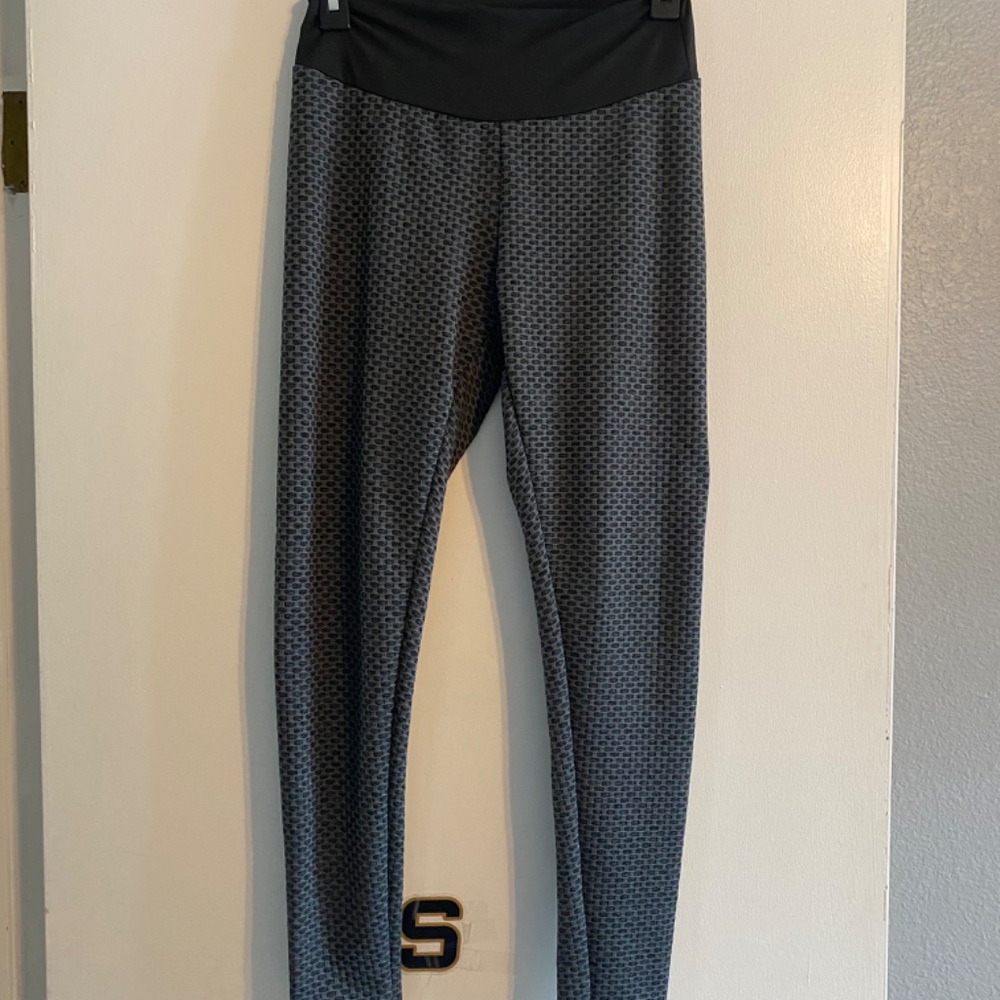 Booty Enhancing Leggings - Picture 6 of 6